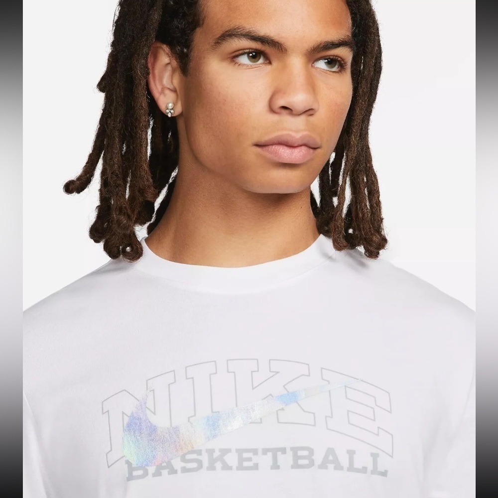 NIKE MEN'S Size M - DRI-FIT SWOOSH MEN'S BASKETBALL T-SHIRT - NWOT